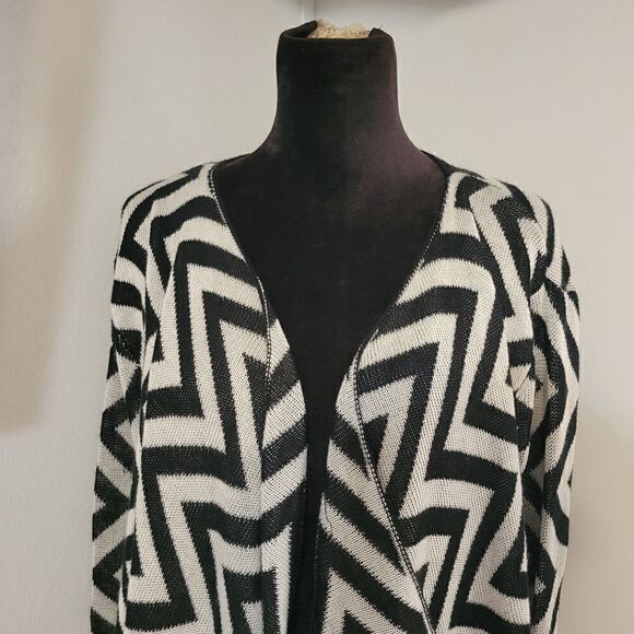 Magnolias Black White Zig Zag Print Long Sleeve Open Front Waterfall Cardigan M - Picture 8 of 16